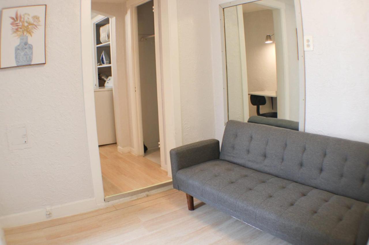 Apartment 3 Bedroom Southside Pad - Sleeps 8 - Amazing Location