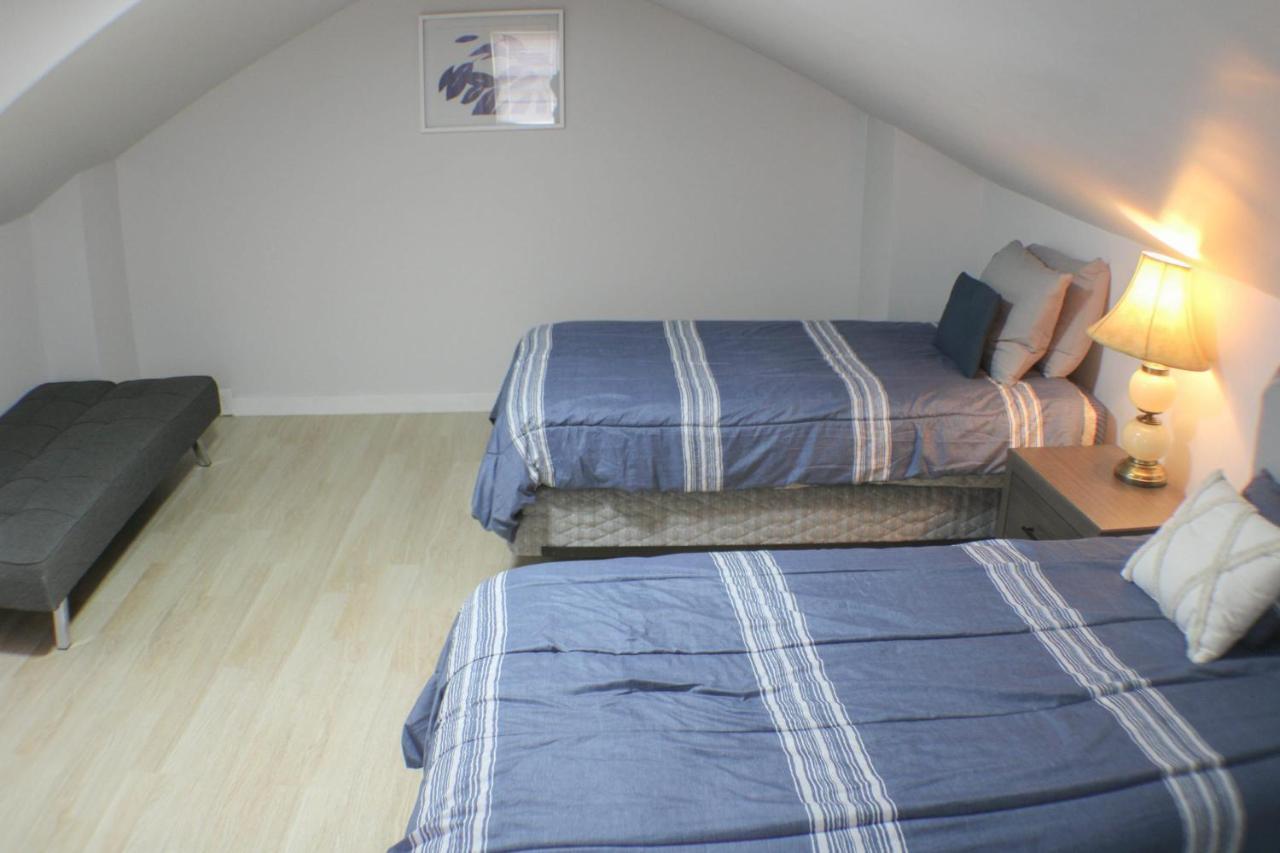 3 Bedroom Southside Pad - Sleeps 8 - Amazing Location Apartamento